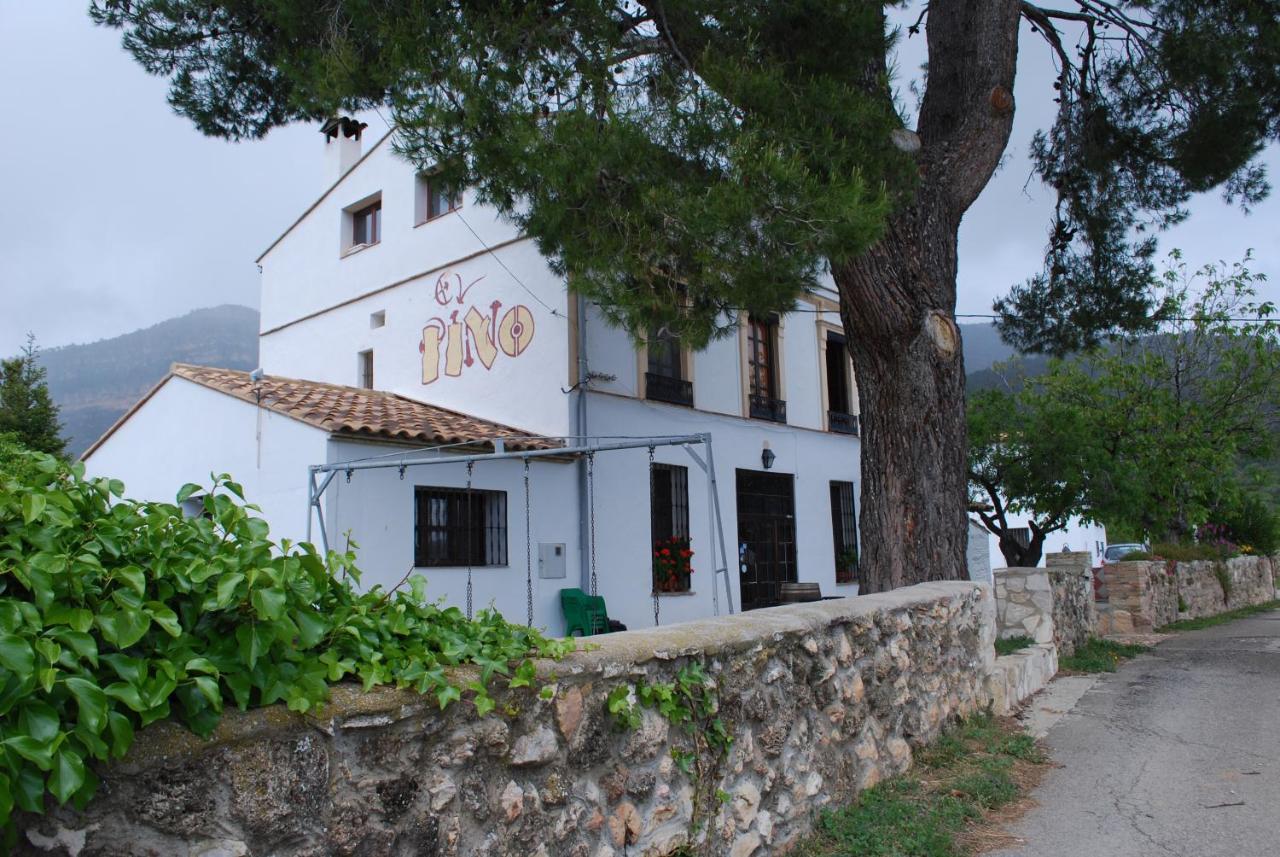 El Pino B & B, Chera Holiday home
