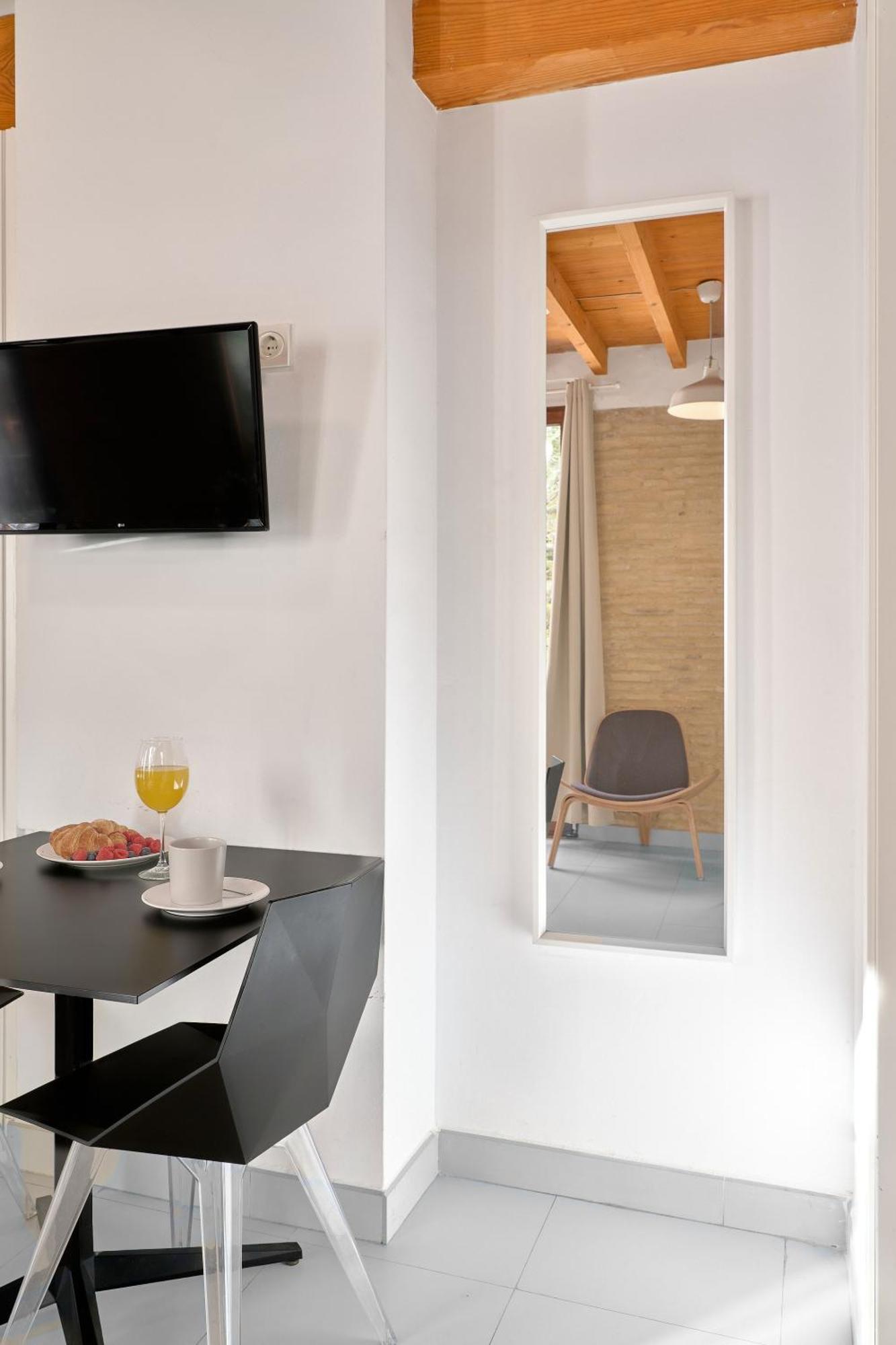 Apartamento De Diseno En Plaza Del Carmen F4 *