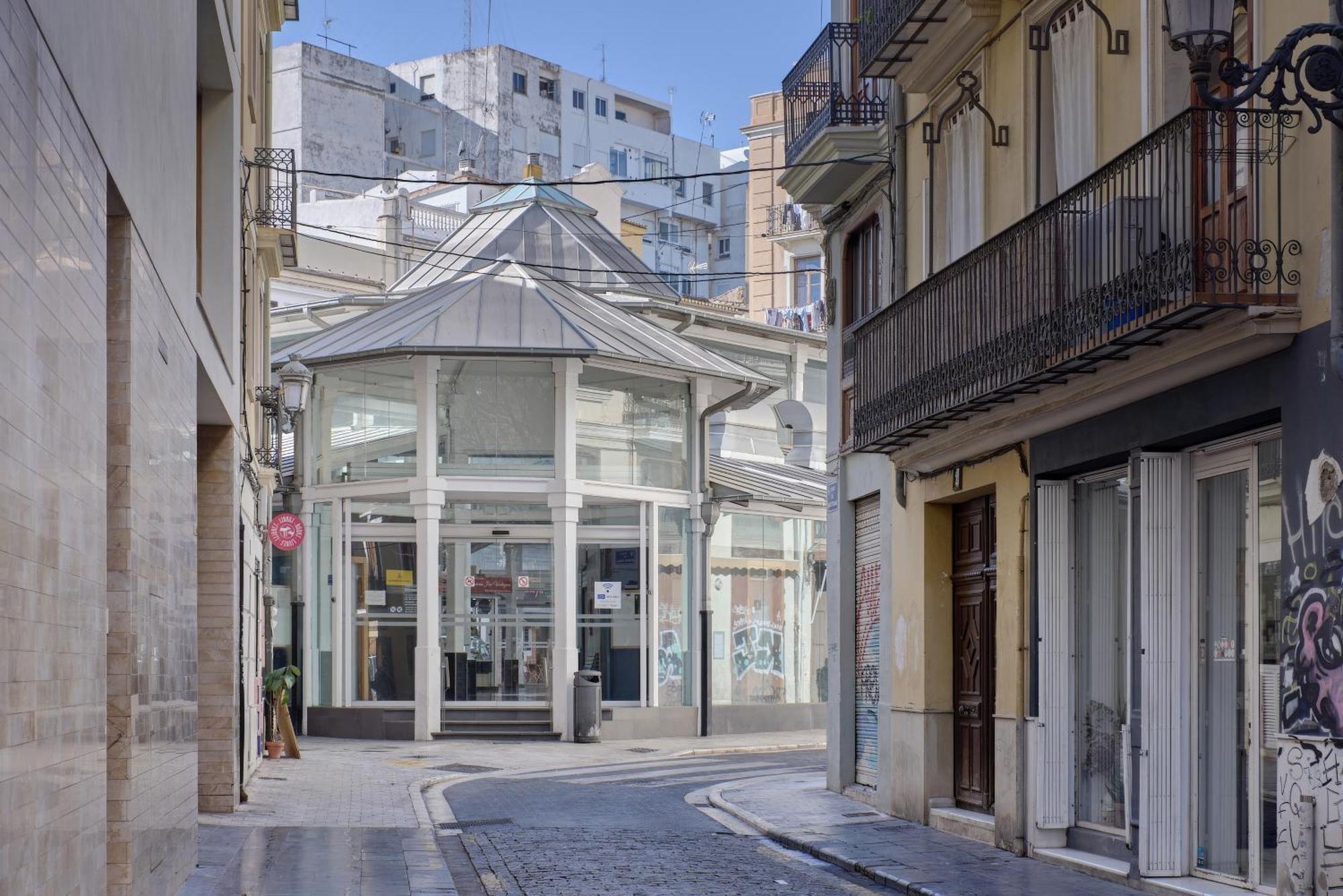Apartamento De Diseno En Plaza Del Carmen F4 *