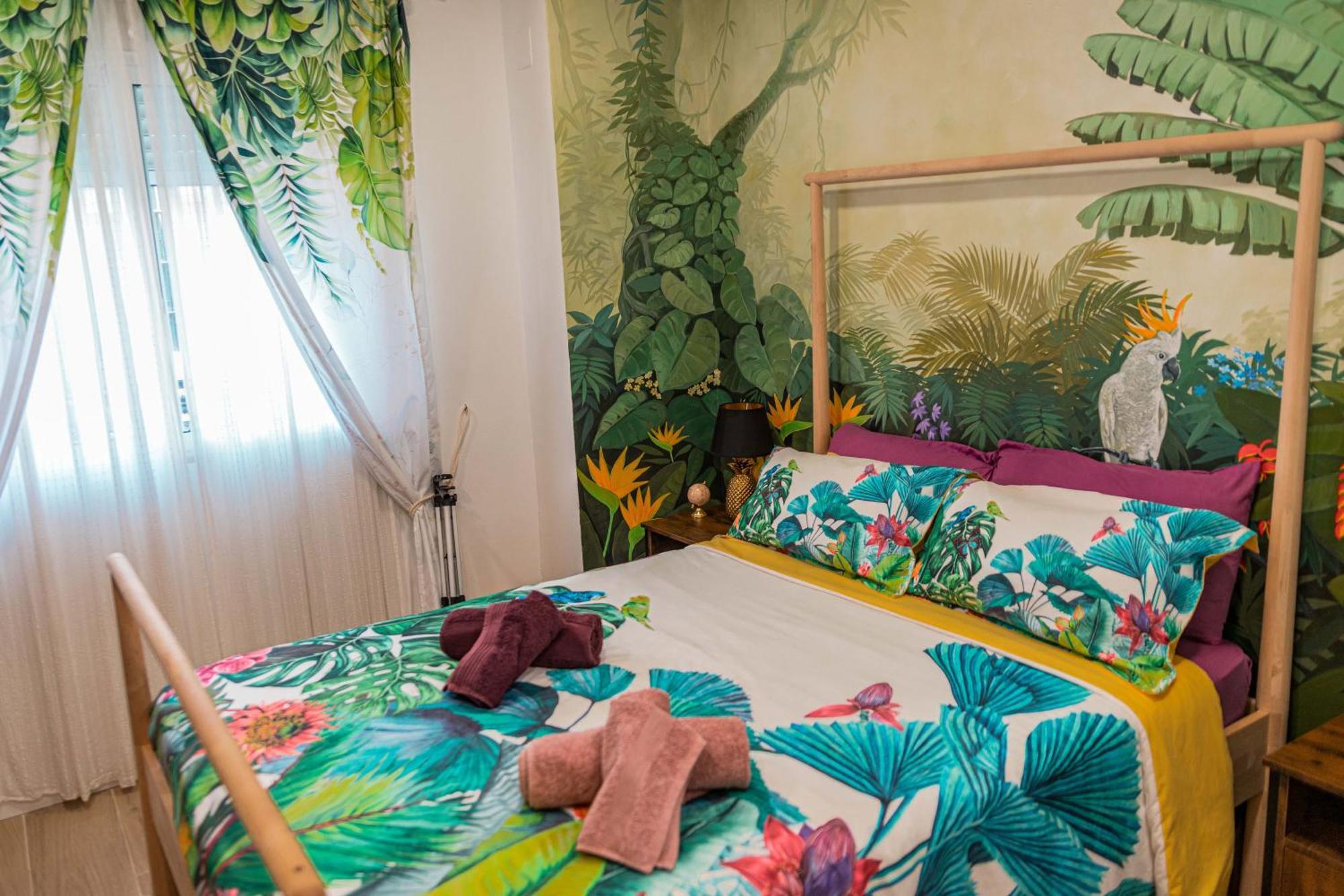 Artistic Flat Next To Ruzafa Welcome To The Jungle Apartamento Valencia