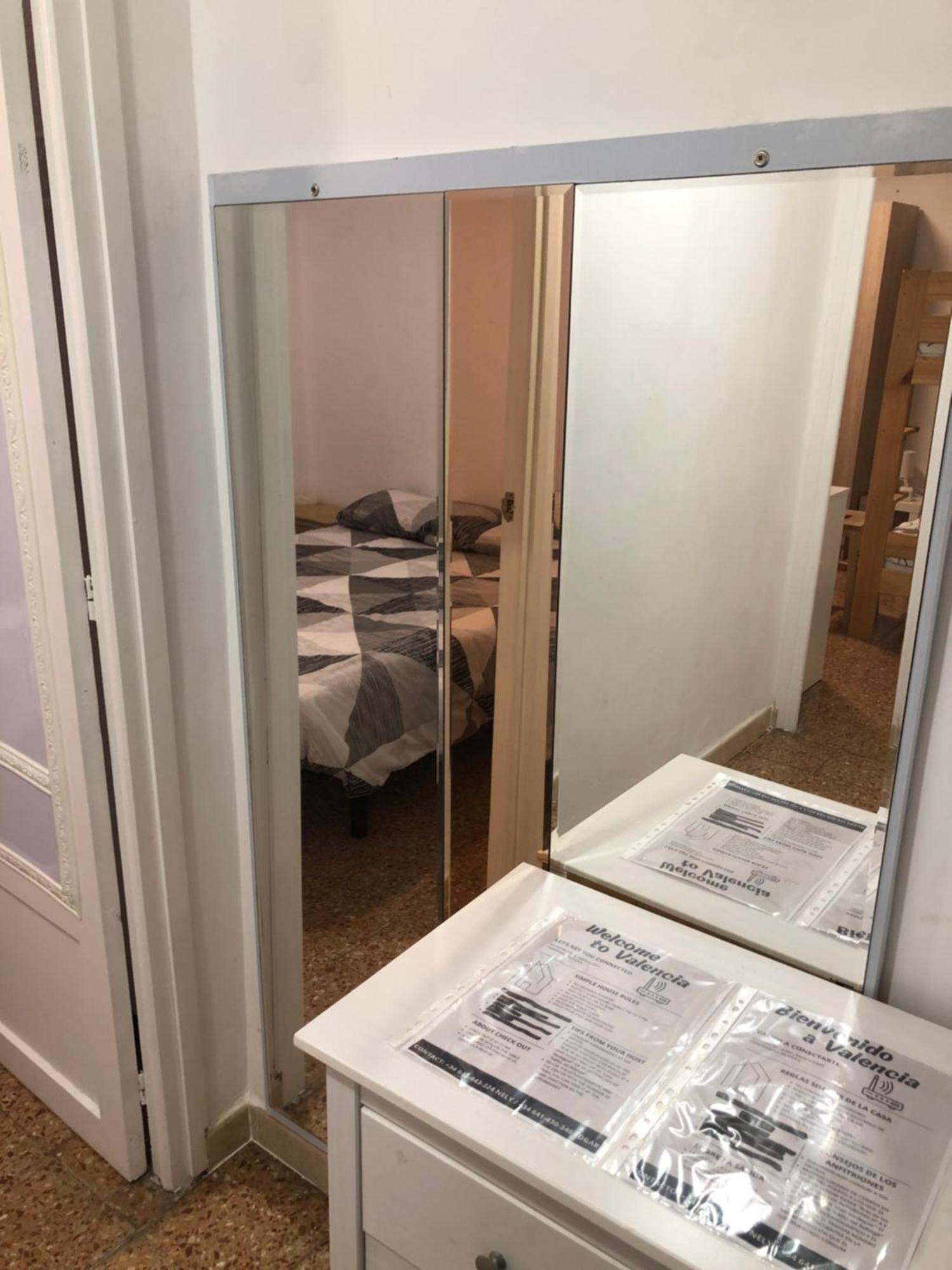 Alojamiento Puerto De Dos Dormitorios, Cocina Y Bano Habitación en casa particular Valencia