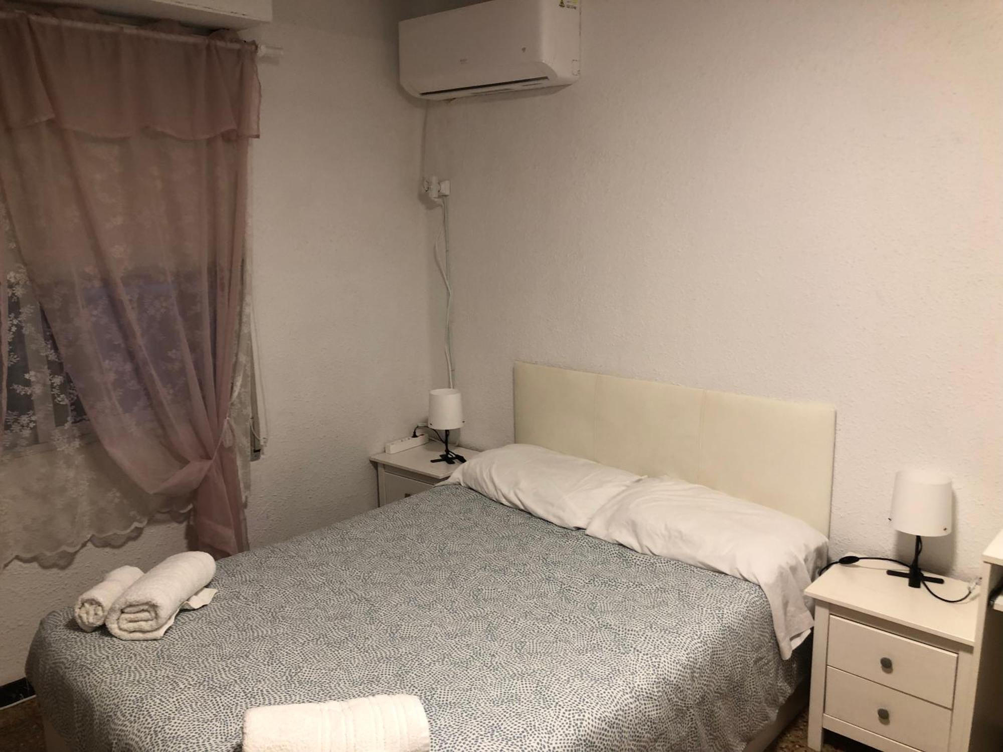 Alojamiento Puerto De Dos Dormitorios, Cocina Y Bano