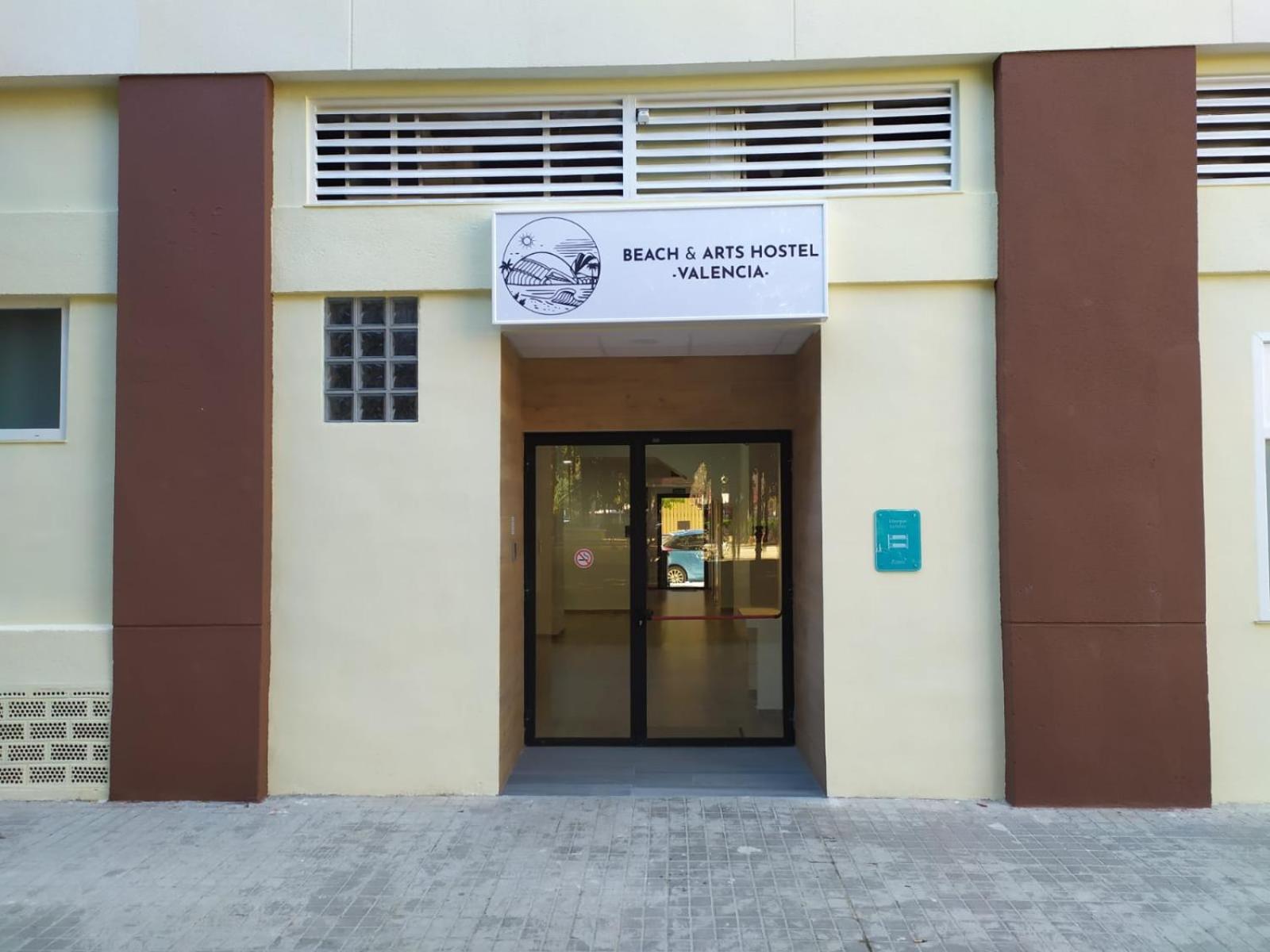 & Arts Hostel