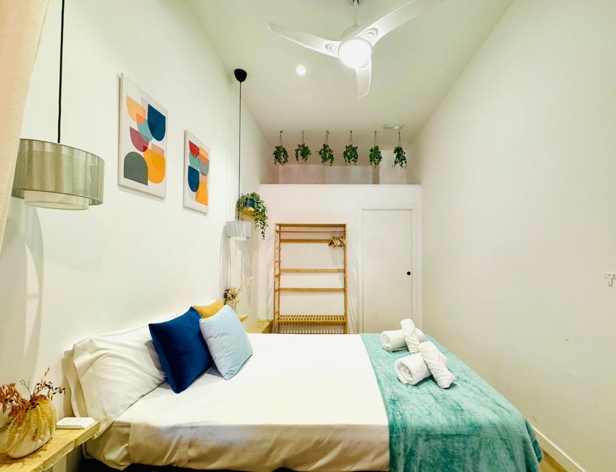 Relaxing Beachside Cabanyal Loft Apartment Valencia
