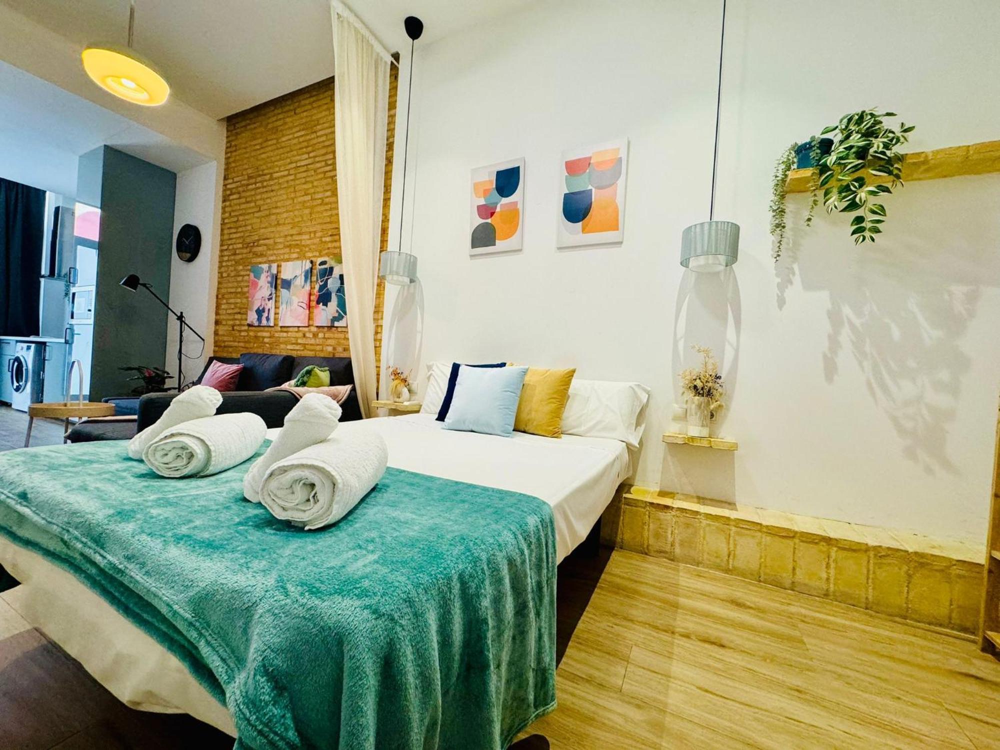 Relaxing Beachside Cabanyal Loft Apartment *