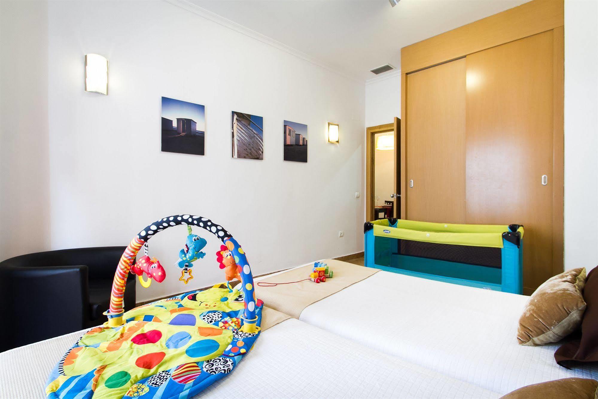 Apartment Living - Merced Valencia