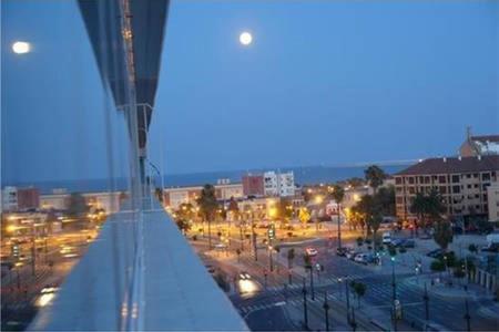 Luxury Penthouse Near Beach/seaview Apartment